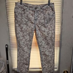 Pilcro Floral Mid-Rise Cropped Stet Pants